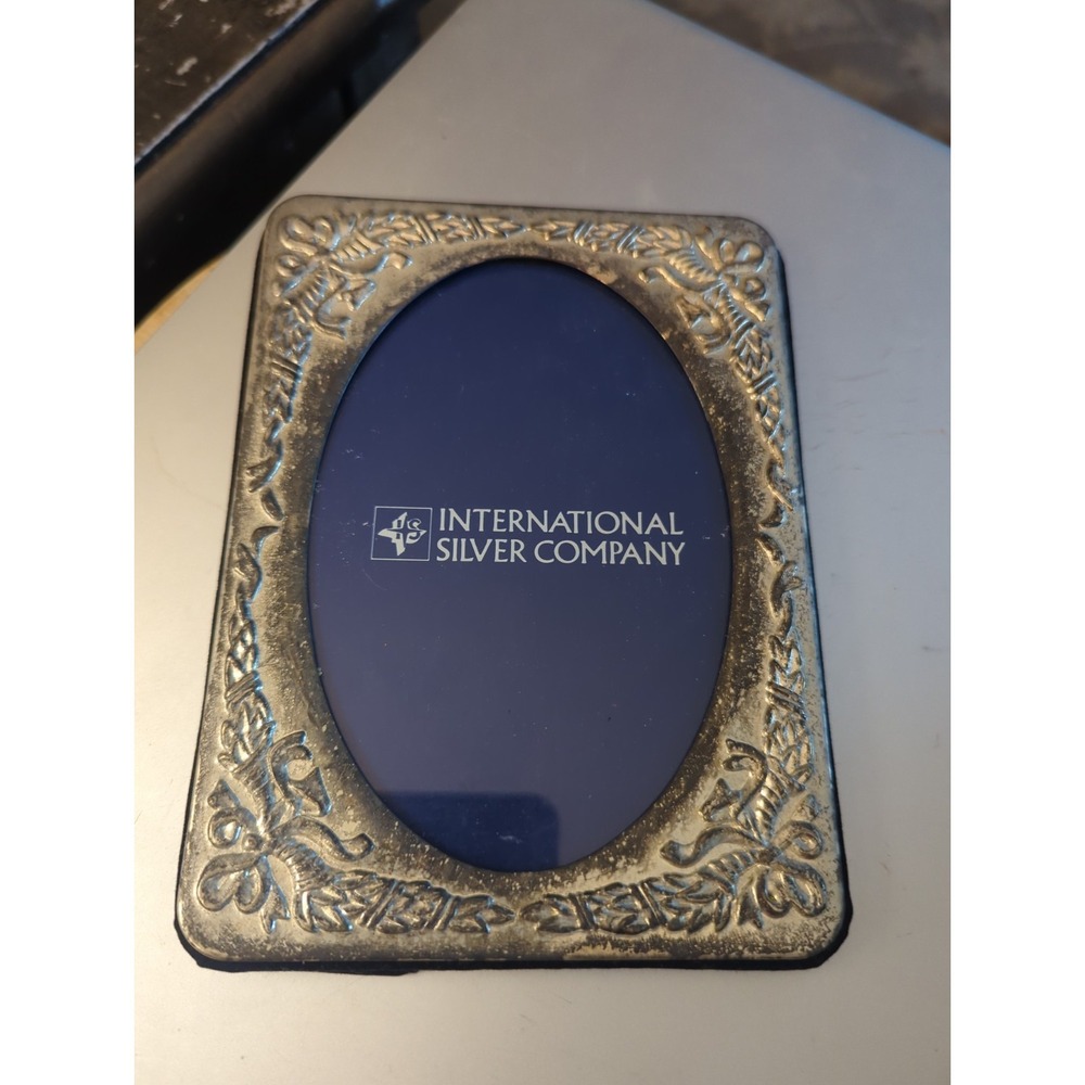 Vintage Picture Photo Frame Oval Art Nouveau International Silver Company 5x7
